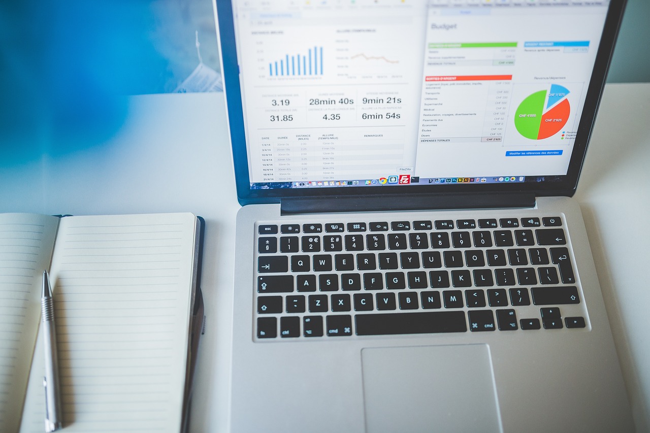 Laptop, notebook, business — Buy Crypto and Access Reward Programs Through VTrader