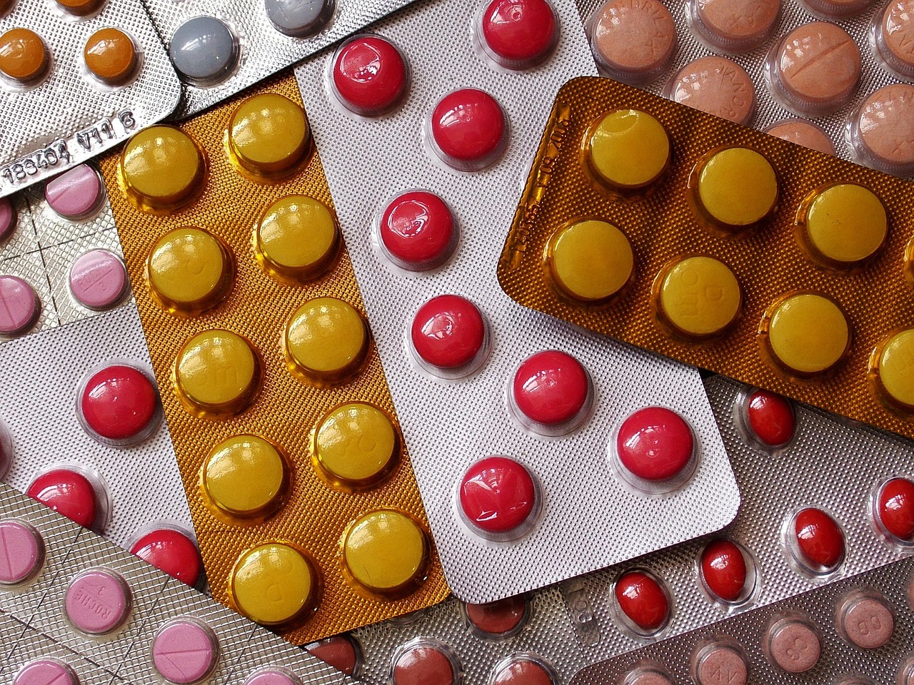 Pills, card, health — How Virtual Platforms Are Revolutionizing Access to TRT Services