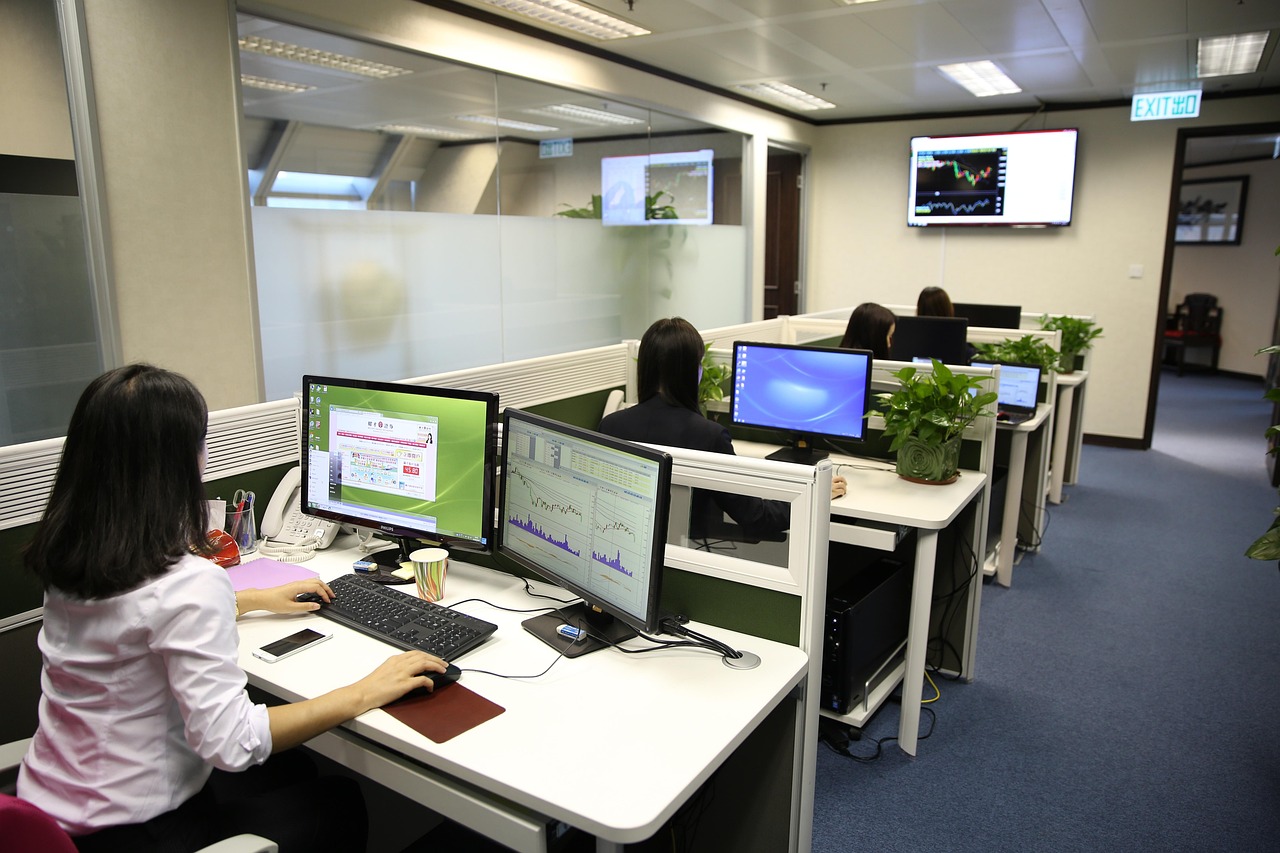 Business man, company, office — Marchant Thirion: Building Businesses, Empowering People